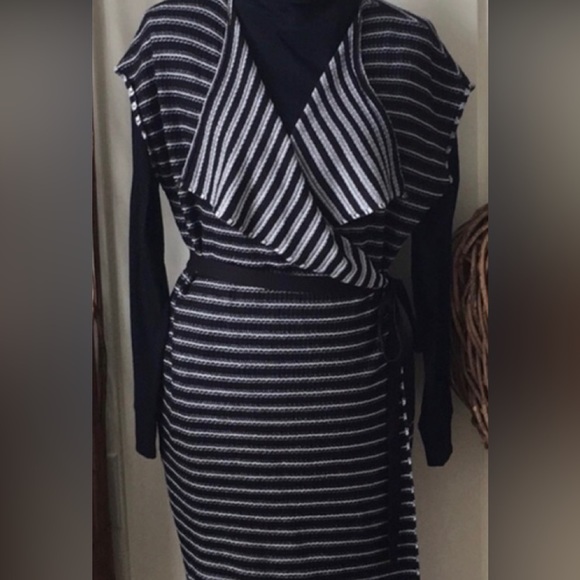 Cato  size Large black & white striped vest striped 3/4 length waterfall collar - Picture 8 of 9